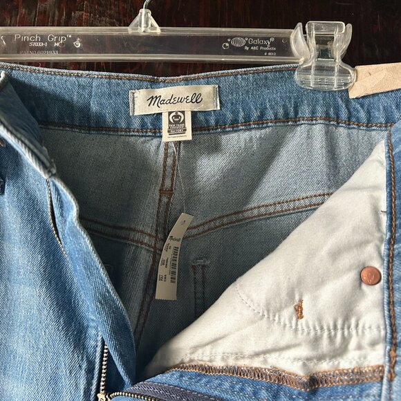 NWT - Madewell - Size 30 - 11” High Rise Flare Jean with Magic Pockets - Picture 5 of 8